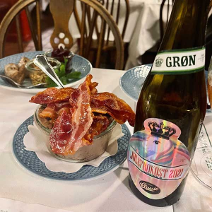 Holographic stickers